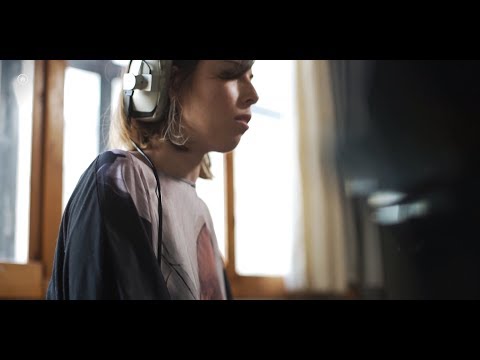 Nuphar Fey - Rainy Mondays (official video) - Studio Sessions 2017